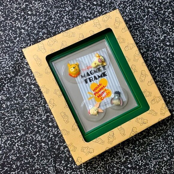 Winnie the Pooh Magnetic Frame - Picture 1 of 3
